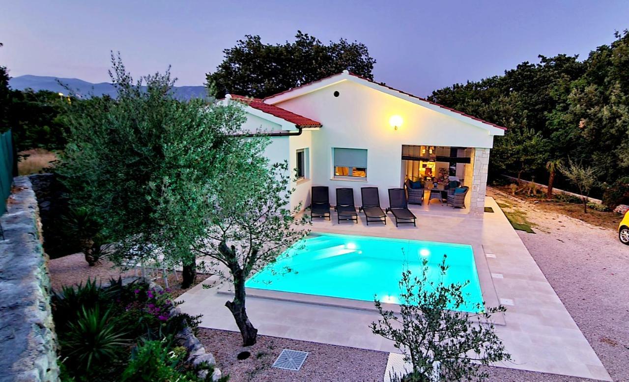 Nevera Villa